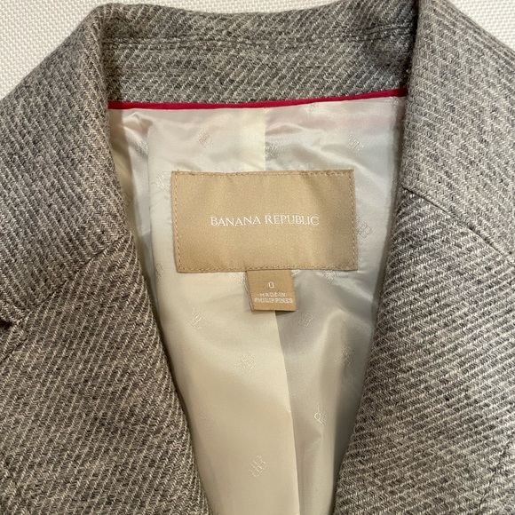 Banana Republic Grey Tweed Blazer - Size 0 - Picture 5 of 8